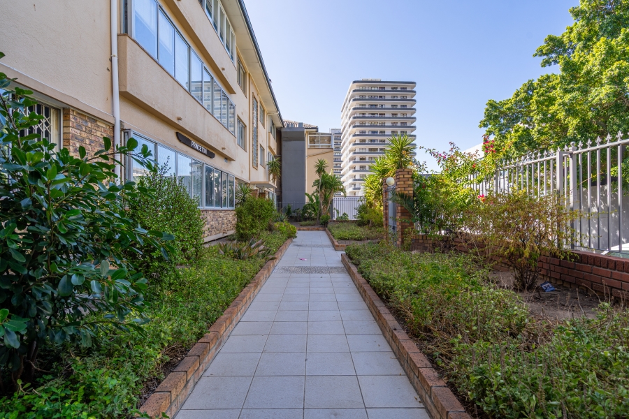 2 Bedroom Property for Sale in Three Anchor Bay Western Cape